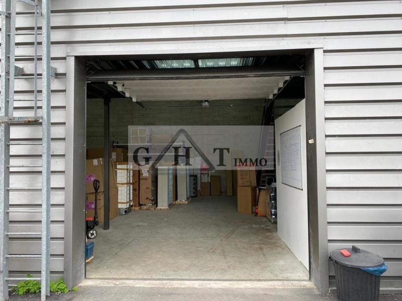 Entrepôt - 140 m²