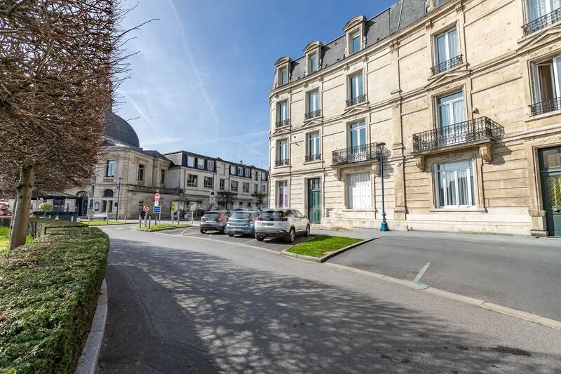 Immeuble - 251 m² - 12 pièces