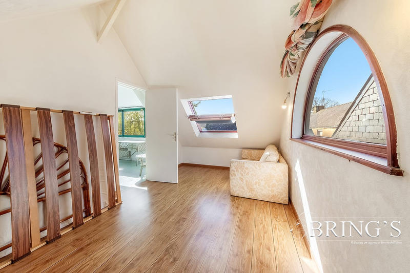 Maison traditionnelle - 147 m² - 6 pièces