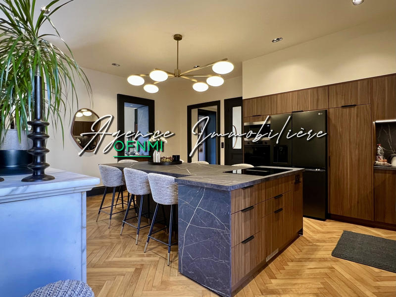 Appartement - 178 m² - 5 pièces