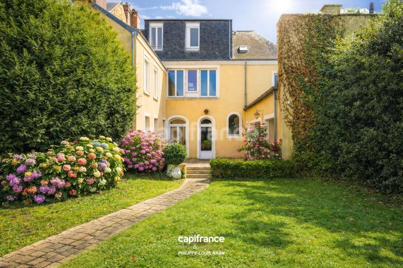 Maison bourgeoise - 380 m² - 10 pièces