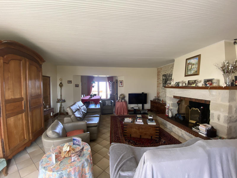 Maison - 280 m² - 8 pièces