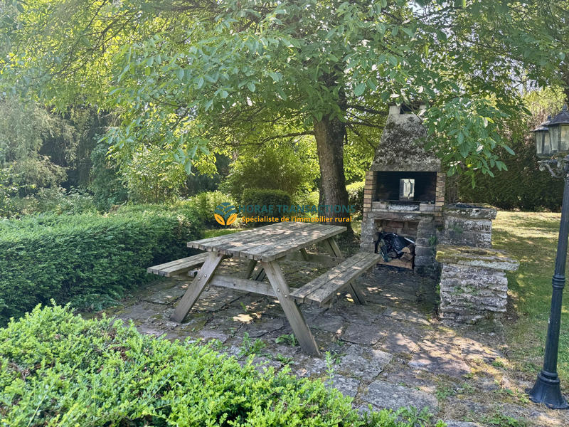 Maison - 250 m² - 8 pièces