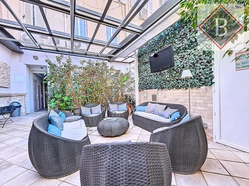 Appartement - 189 m² - 7 pièces