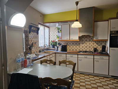 Maison - 220 m² - 7 pièces