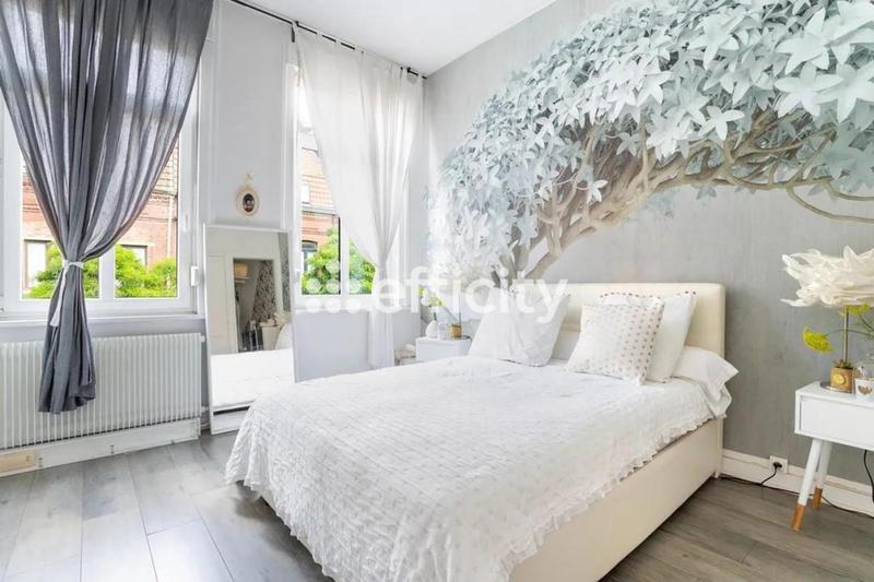 Maison - 230 m² - 8 pièces