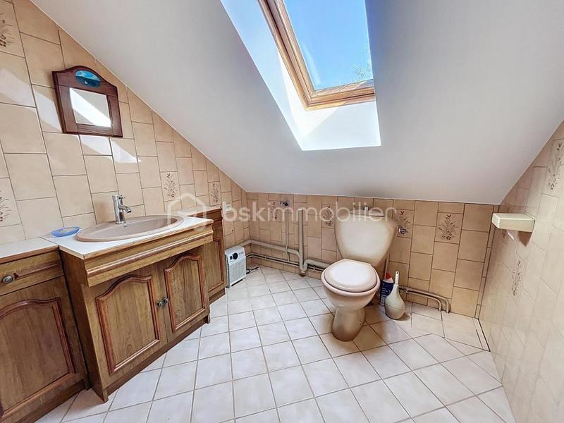 Maison - 99 m² - 5 pièces