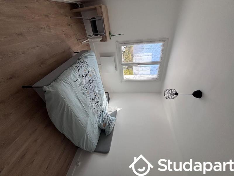 Chambre - 11 m² - 1 pièce