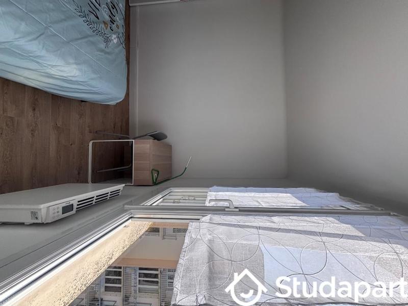 Chambre - 11 m² - 1 pièce