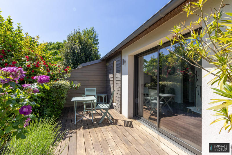 Maison contemporaine - 204 m² - 7 pièces