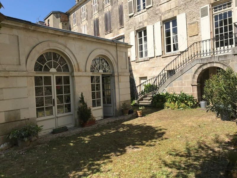 Maison - 336 m² - 14 pièces