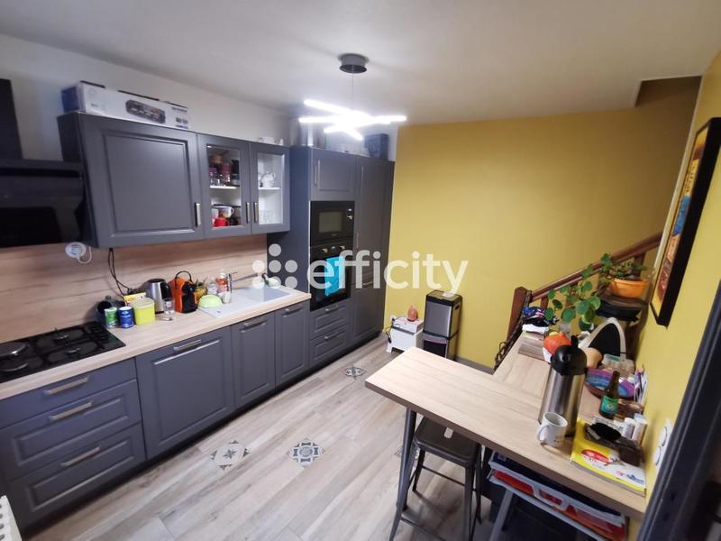 Maison de ville - 80 m² - 5 pièces