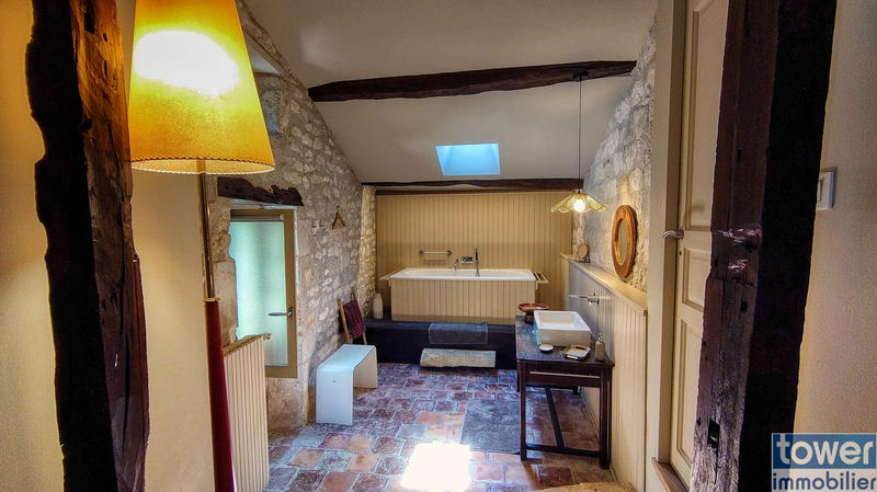 Maison de village - 280 m² - 8 pièces