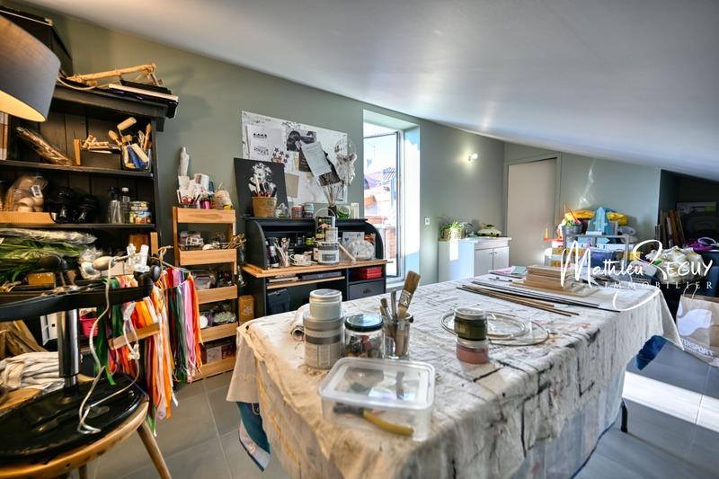 Maison - 284 m² - 10 pièces