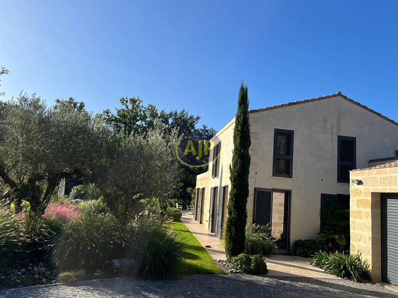 Maison d'architecte - 197 m² - 7 pièces