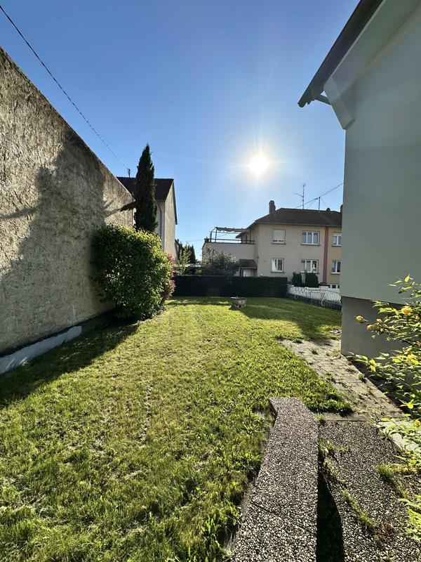 Maison - 211 m² - 8 pièces