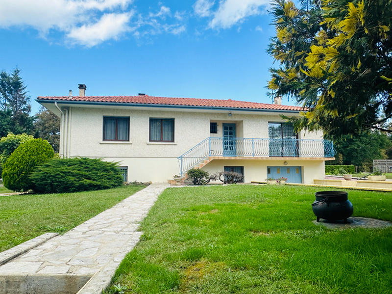 Maison - 169 m² - 8 pièces