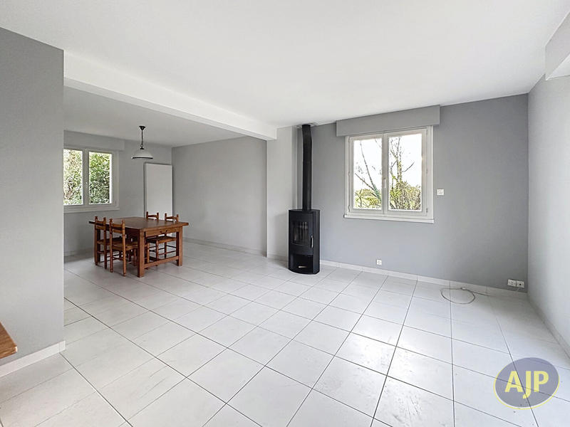 Maison - 122 m² - 6 pièces