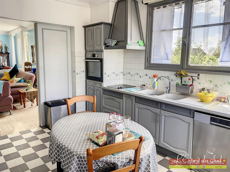 Maison - 198 m² - 11 pièces