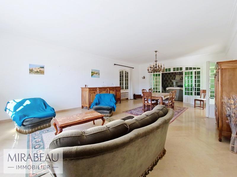 Villa - 203 m² - 6 pièces