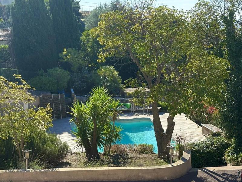 Maison - 215 m² - 7 pièces