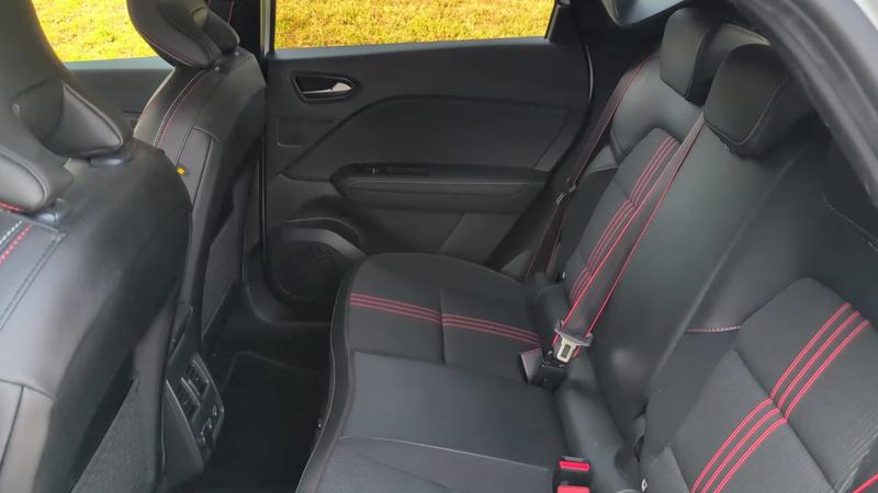 Renault Captur 1.3 TCe 140 Mild Hybrid Rs Line