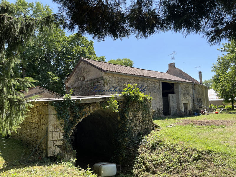 Maison - 230 m² - 9 pièces