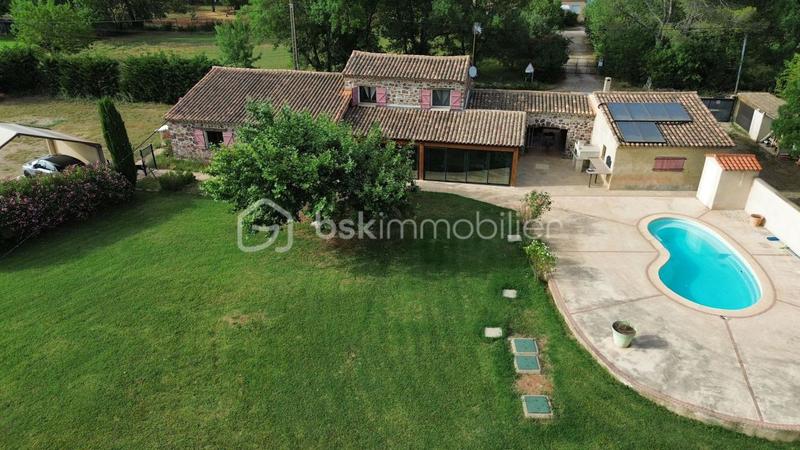 Maison - 195 m² - 7 pièces