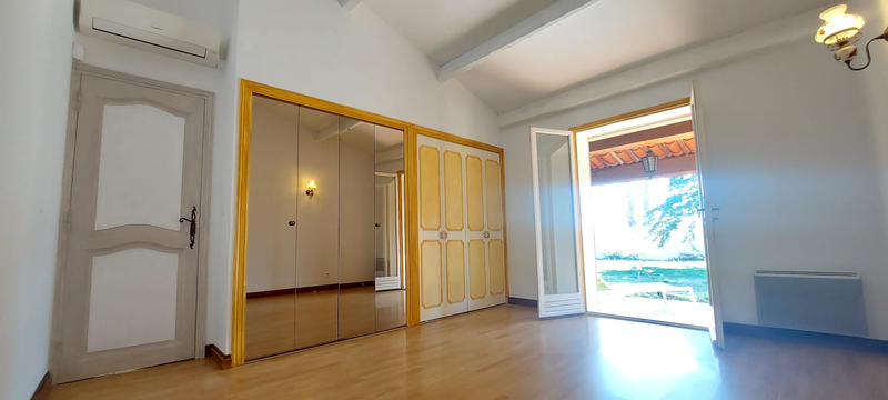 Maison - 206 m² - 7 pièces