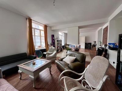 Maison - 240 m² - 7 pièces