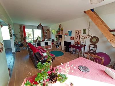 Maison - 213 m² - 9 pièces