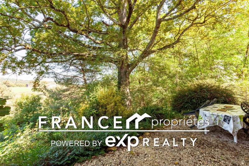 Maison - 223 m² - 7 pièces