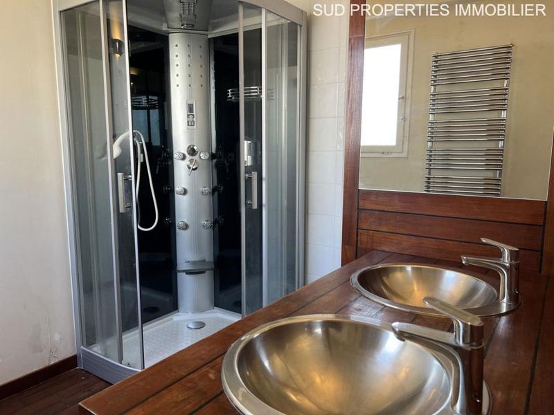 Villa - 247 m² - 7 pièces