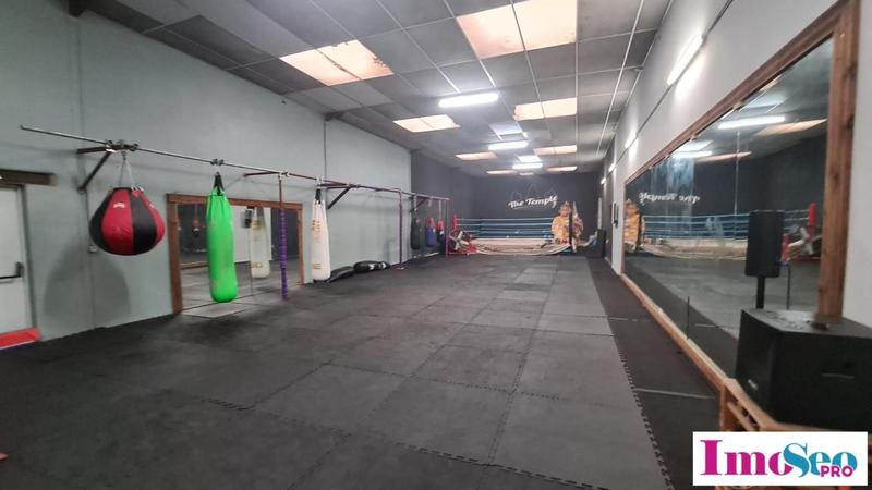 Local d'activité / Entrepôt - 900 m²