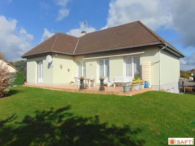 Maison - 93 m² - 5 pièces