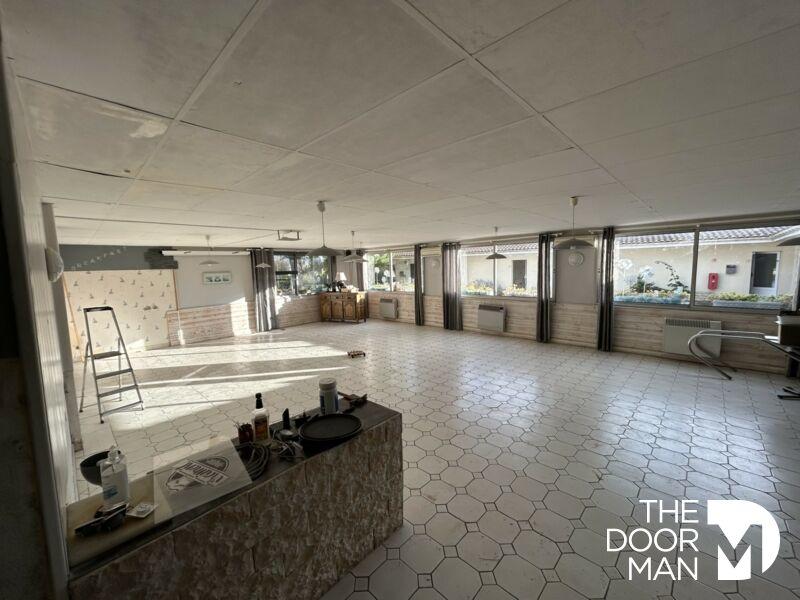 Local commercial - 640 m² - 22 pièces