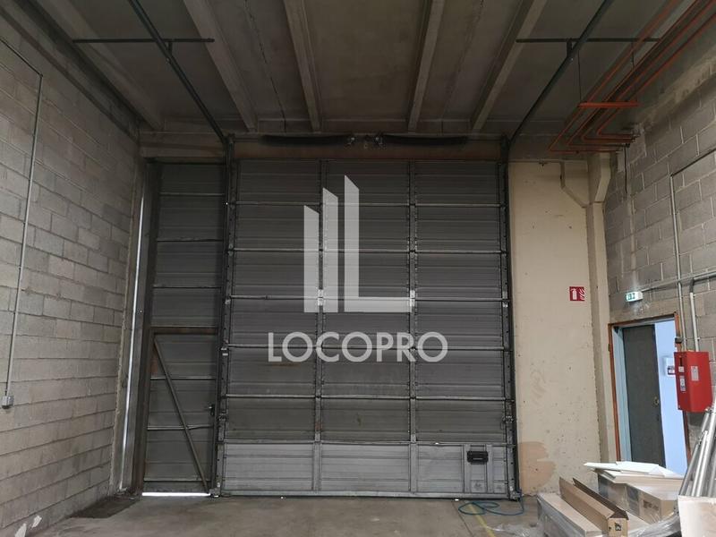 Local d'activité / Entrepôt - 195 m²