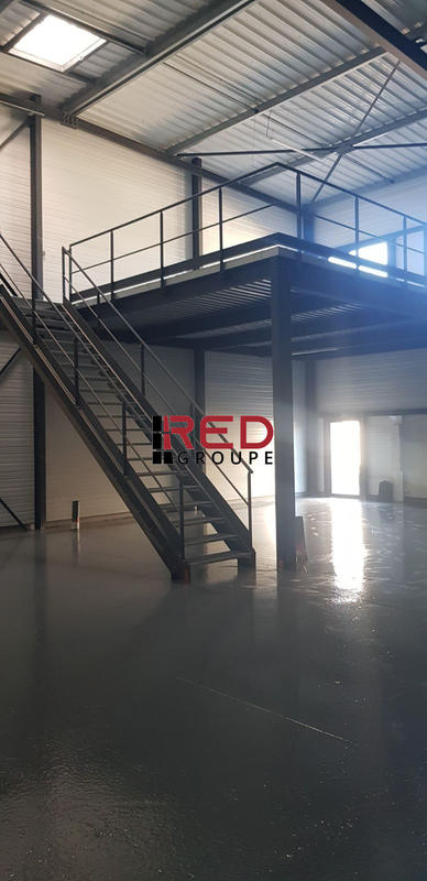 Entrepôt - 231 m²