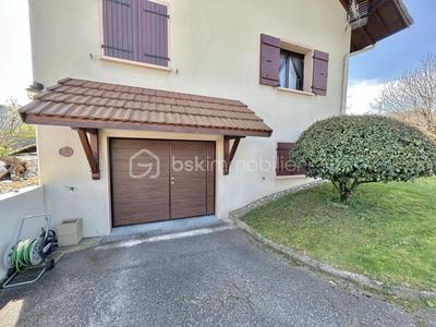 Maison traditionnelle - 140 m² - 6 pièces