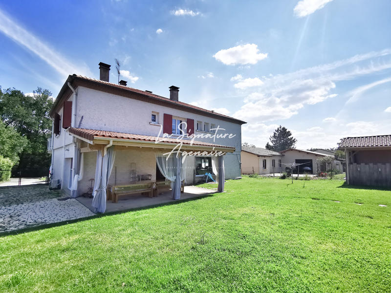 Maison - 223 m² - 9 pièces