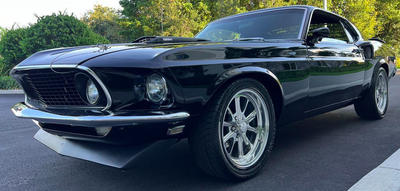 Ford Mustang Fastback V8 351