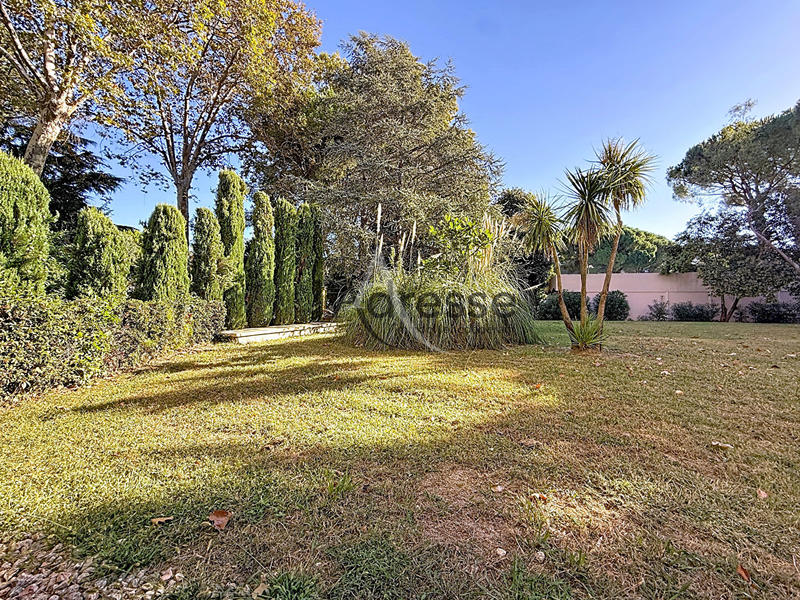 Appartement - 93 m² - 5 pièces