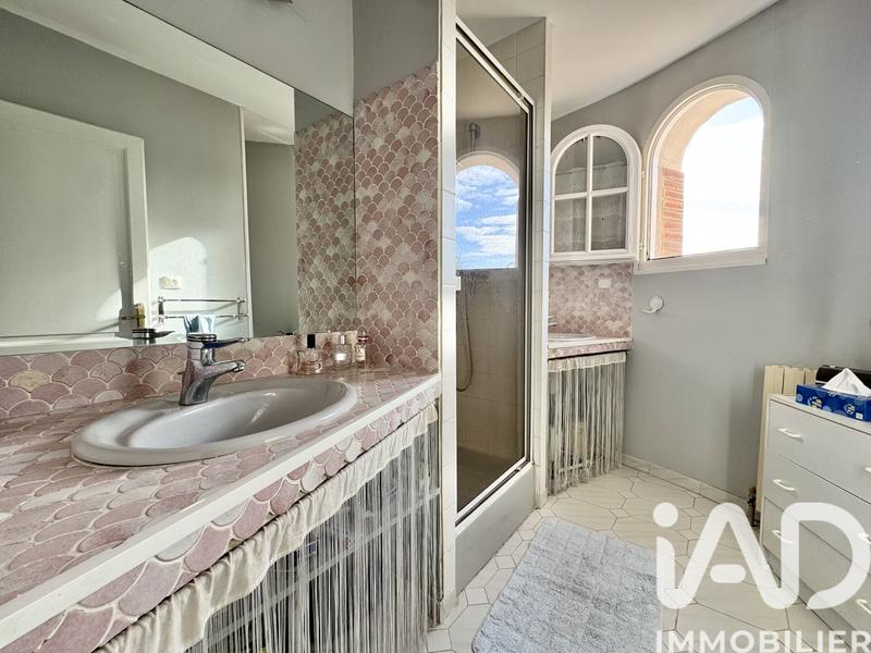 Maison - 232 m² - 8 pièces