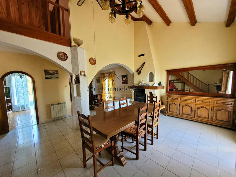 Villa - 200 m² - 7 pièces