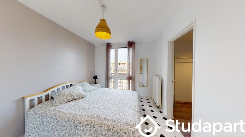 Chambre - 13 m² - 1 pièce