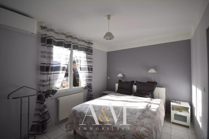 Maison - 220 m² - 7 pièces