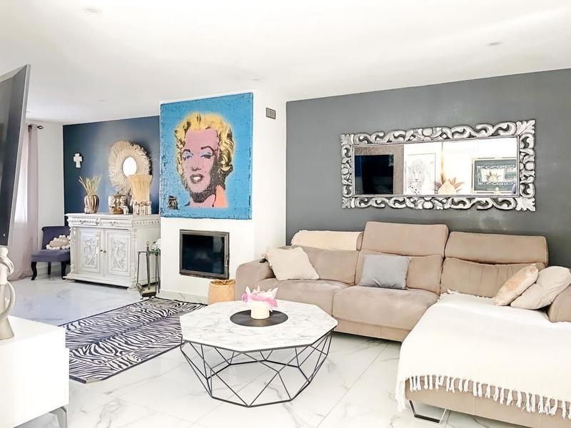 Villa - 168 m² - 8 pièces