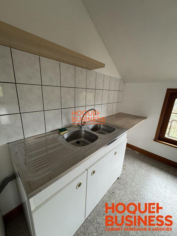 Bureau - 145 m² - 6 pièces