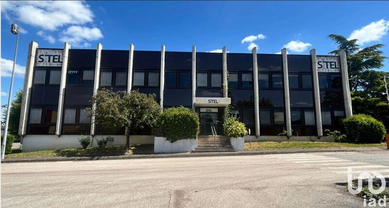 Local commercial - 4 000 m²