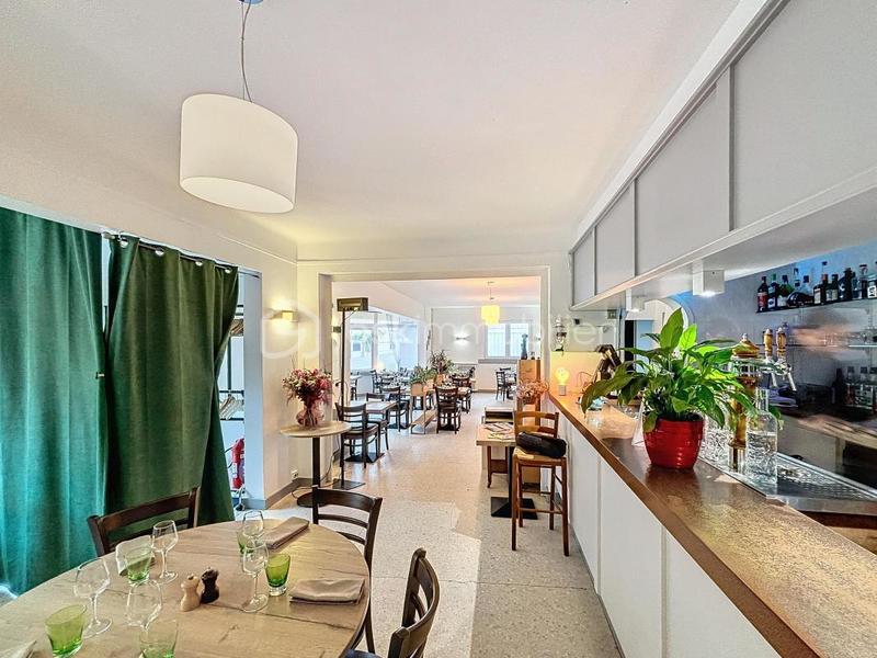 Local commercial - 200 m² - 5 pièces